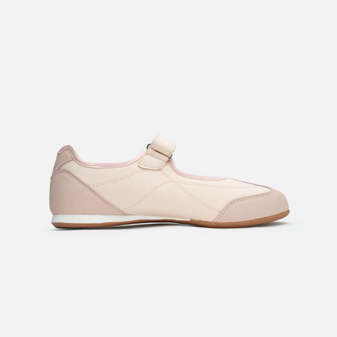 CHIC STRIDE