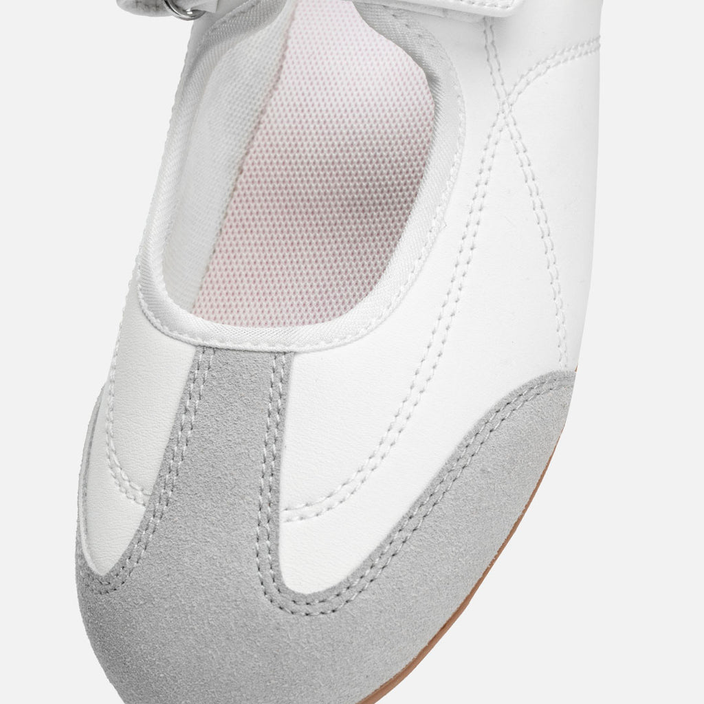 CHIC STRIDE