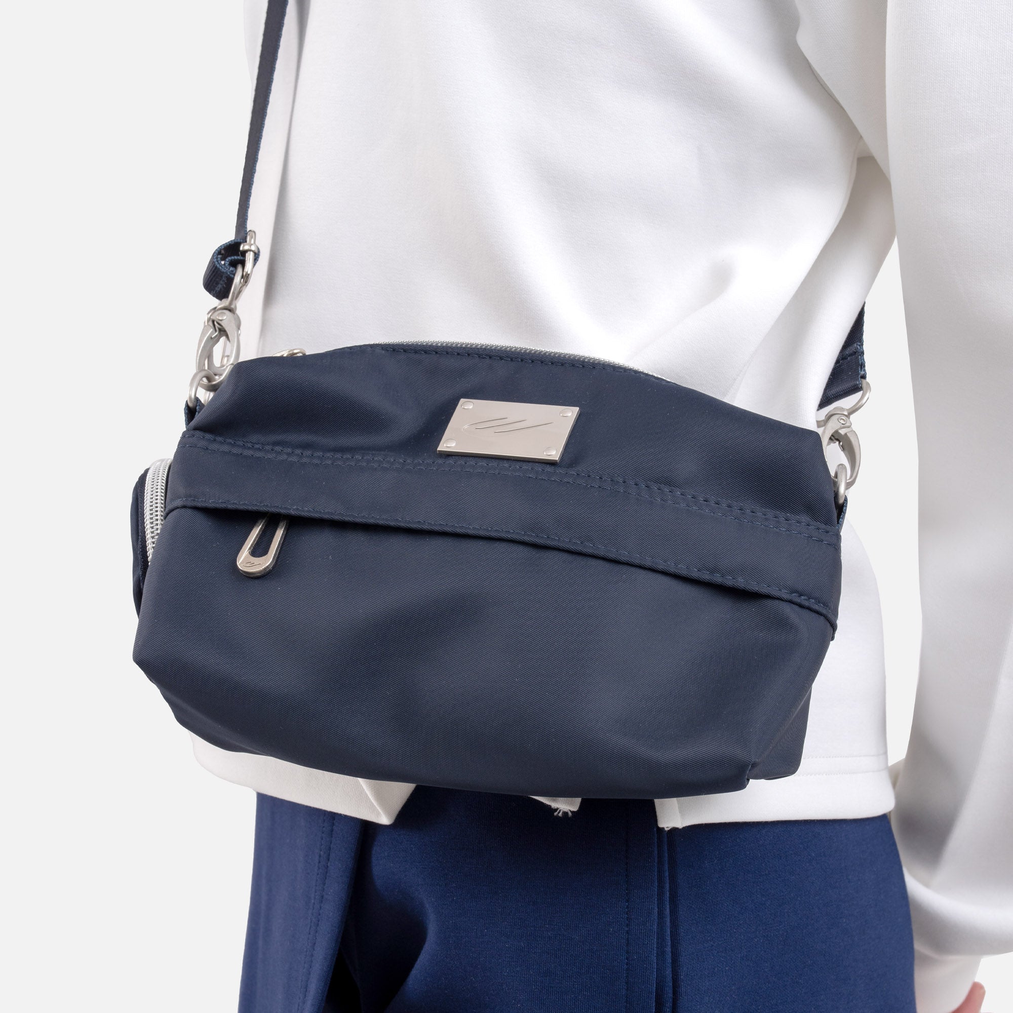 WBL SLING BAG 03 Secondary image